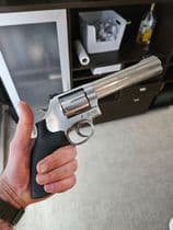User review image 1 for Smith & Wesson 686 PLUS Magnum - Precision 7-Round Stainless Revolver