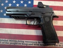 User review image 1 for SIG Sauer P320 - 9mm Modular Night Sight Pistol, Black Nitron